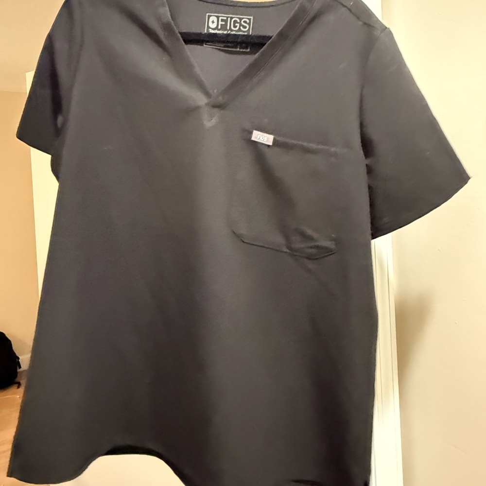 Figs Black V-Neck Short Sleeve Women's Top